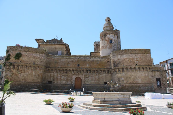 Castello Caldoresco in centro a Vasto