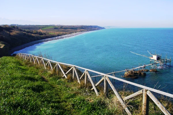 Vista naturale sulla riserva naturale di Punta Aderci