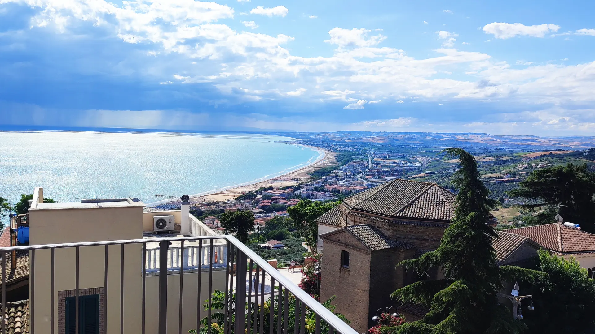 Una vista panoramica sul golfo di Vasto